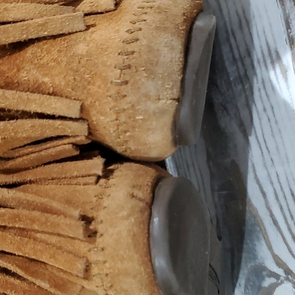 MINNETONKA MOCCASINS BROWN SUEDE 3 LAYER FRINGE SIZE 8 CLASSIC WESTERN - Picture 7 of 12